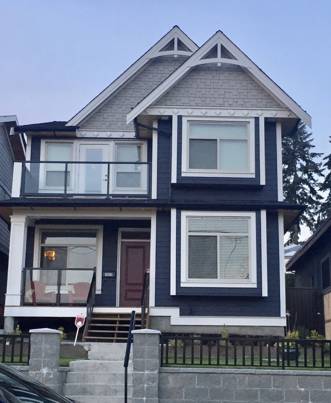 Hardie board with trim details